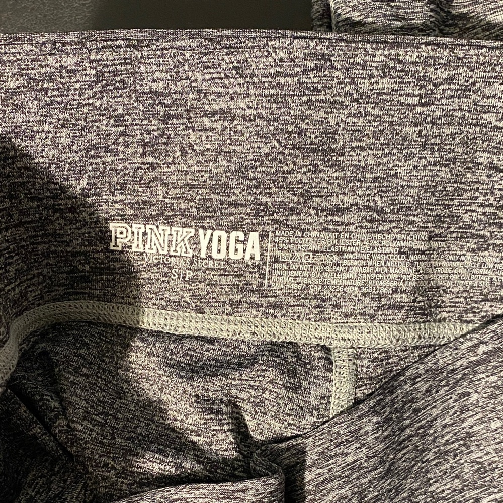NWOT PINK Yoga Gray Leggings - Picture 2 of 3